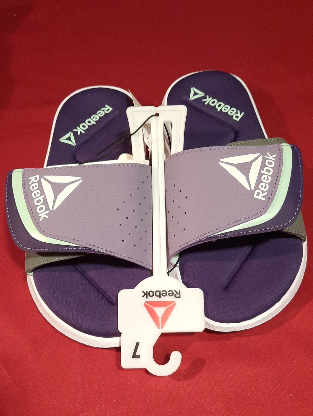 Reebok Woman’s Flip Flop sandal With Adjustable Strap Size 7 Purple Delta Flow